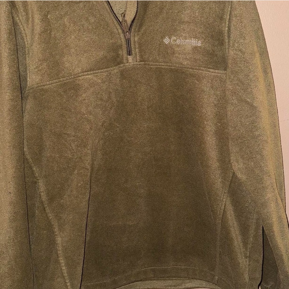 Super soft and comfy Columbia fleece jacket